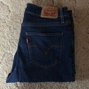 SOLD Levi’s Jeans 724 High-rise Straight